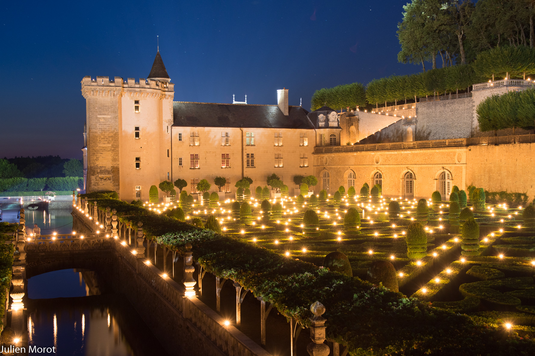 Night of the thousands candle